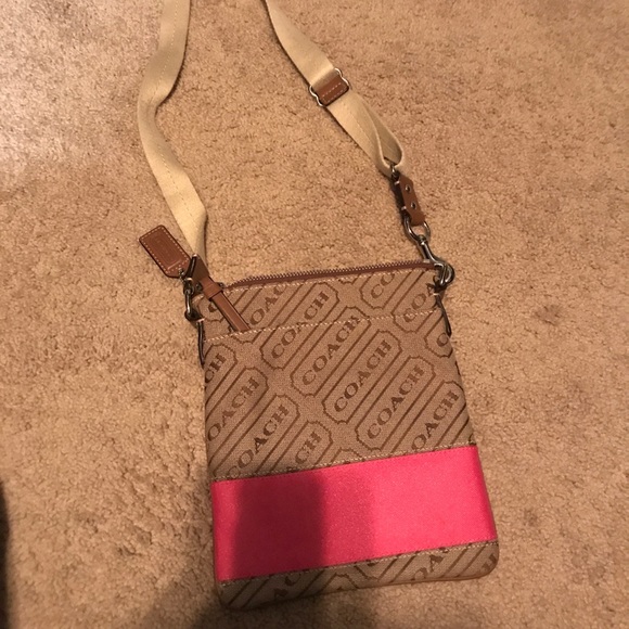 Coach small crossbody - Picture 1 of 2